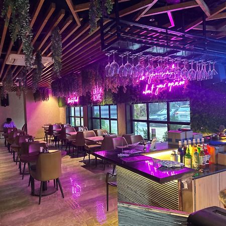 Hotel Merakee - Near Dahisar Mira Road Mumbai Kültér fotó