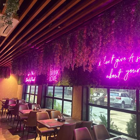 Hotel Merakee - Near Dahisar Mira Road Mumbai Kültér fotó