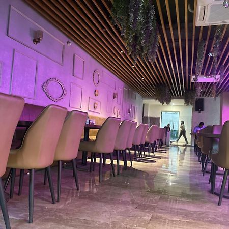 Hotel Merakee - Near Dahisar Mira Road Mumbai Kültér fotó