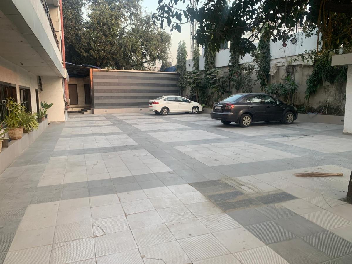 Hotel Merakee - Near Dahisar Mira Road Mumbai Kültér fotó