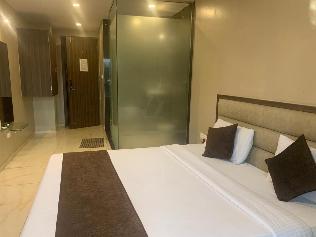 Hotel Merakee - Near Dahisar Mira Road Mumbai Kültér fotó