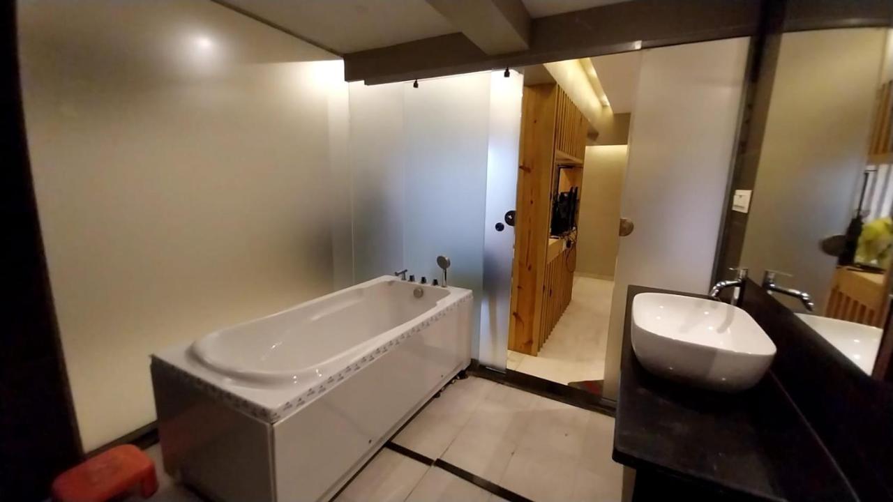 Hotel Merakee - Near Dahisar Mira Road Mumbai Kültér fotó