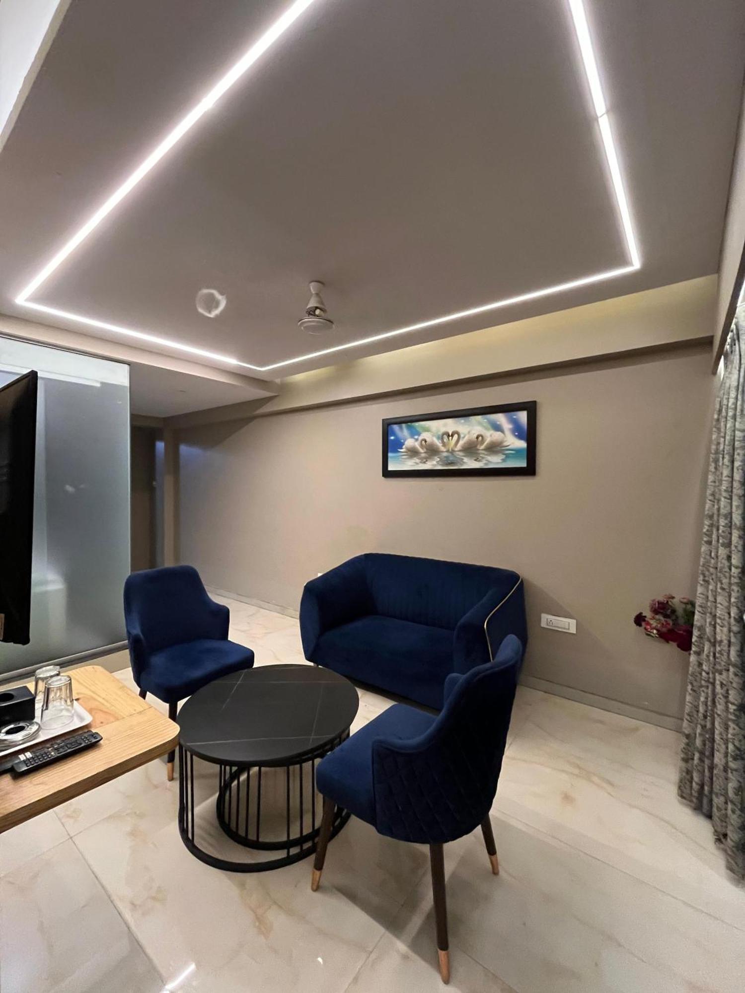 Hotel Merakee - Near Dahisar Mira Road Mumbai Kültér fotó