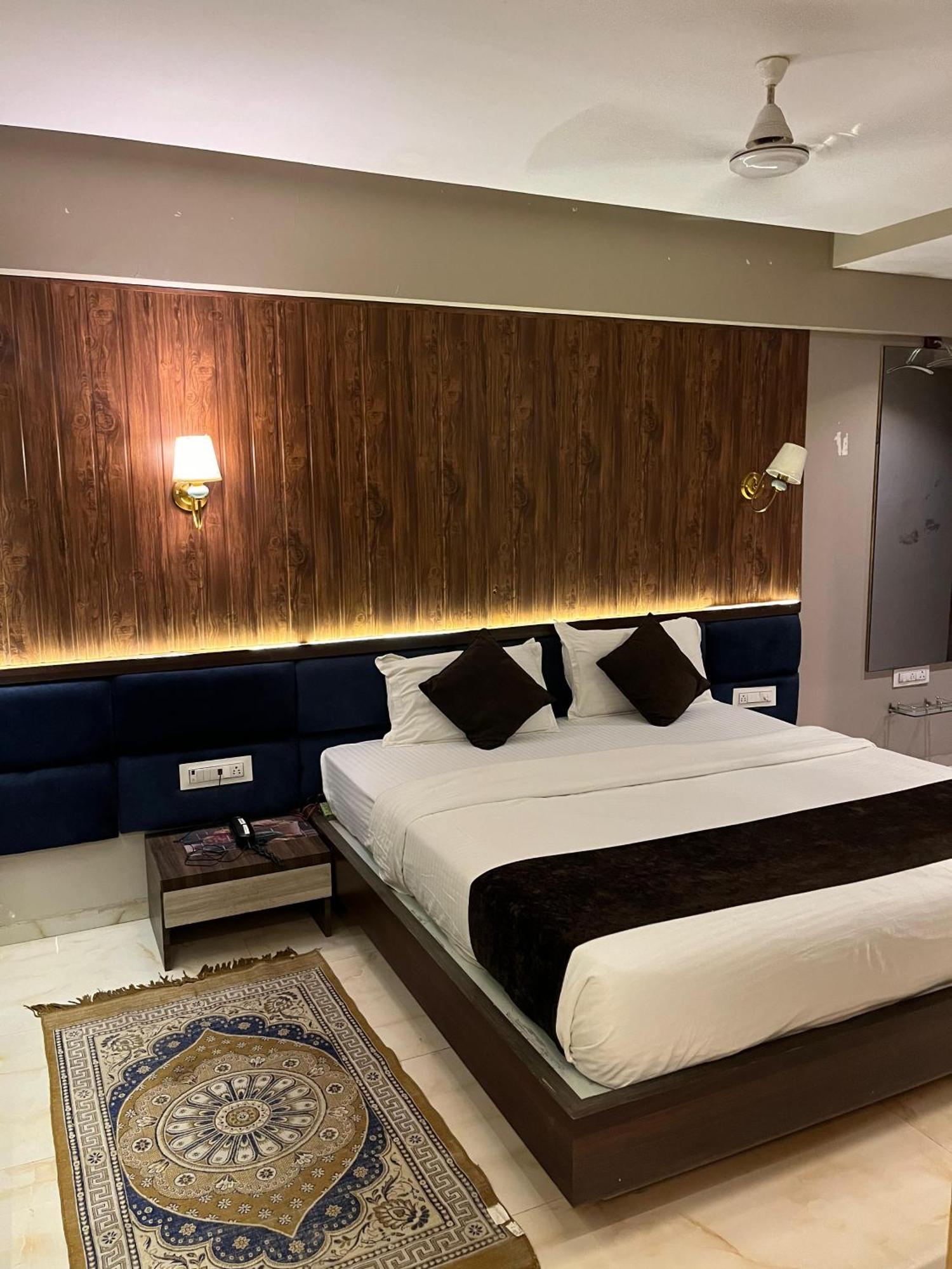 Hotel Merakee - Near Dahisar Mira Road Mumbai Kültér fotó
