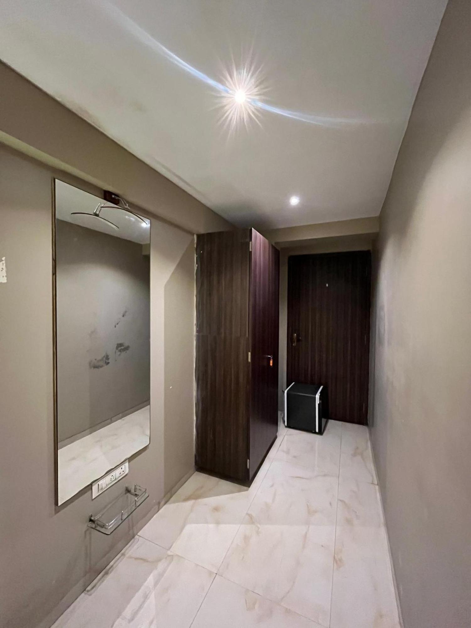 Hotel Merakee - Near Dahisar Mira Road Mumbai Kültér fotó
