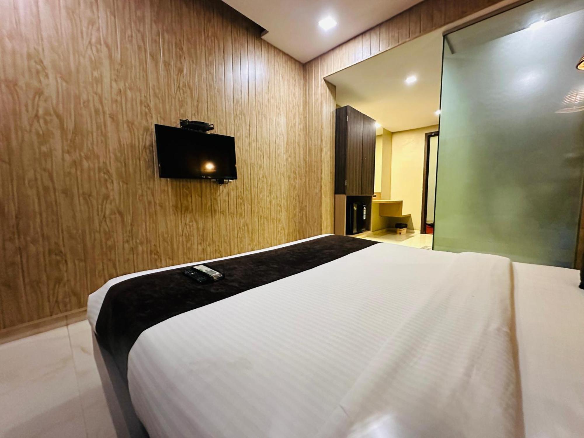 Hotel Merakee - Near Dahisar Mira Road Mumbai Kültér fotó
